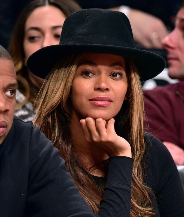 Beyoncé tên đầy đủ là Beyoncé Giselle Knowles Carter, sinh ra ở Mỹ. Sau khi album The Writing's on the Wall thắng giải Grammy năm 2000, Beyoncé đã gặp một số trục trặc trong cuộc sống. Mẹ cô cho biết, khoảng thời gian đó Beyoncé đã giam mình trong phòng.