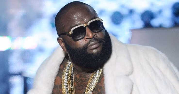 Rick Ross đã không khai trong lý lịch việc anh từng là một "cai ngục".