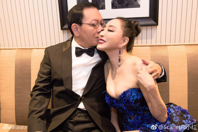 Hoa hậu Quý bà thường khoe những khoảnh khắc được chồng chiều chuộng.