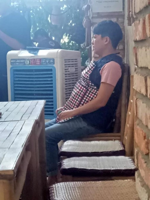 Trường Giang thẫn thờ đón sinh nhật cô đơn trong buổi tiệc do các fan tổ chức.