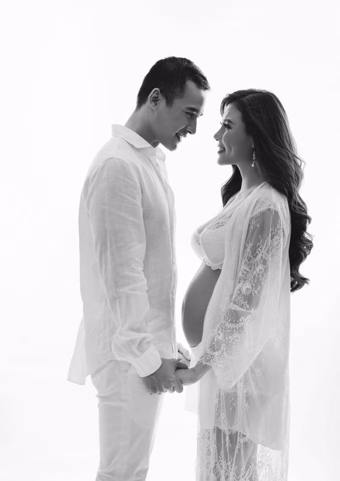 Sau đám cưới, hạnh phúc của Lương Thế Thành thêm trọn vẹn khi anh đón nhận tin vui bà xã mang bầu con trai đầu lòng. Ảnh: FBNV