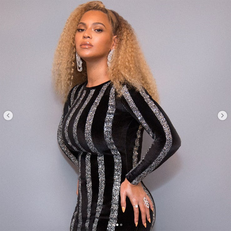 Ca sĩ Beyoncé không bao giờ thất bại trong việc gây ấn tượng. Cô có gu ăn mặc ổn định và quyến rũ.