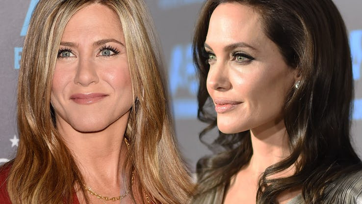 Hai người phụ nữ của “người hùng thành troy”: Jennifer và Angelina gặp nhau tại buổi trao giải Critics' Choice Award vào năm 2015. Ảnh: YouTube