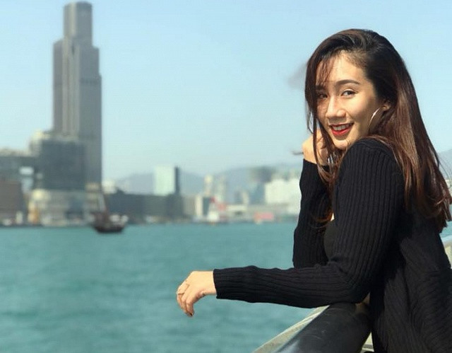 Vụ việc càng trở nên ồn ào khi Nga My - một vũ công khá có tiếng khác cùng "tố" từng bị Phạm Anh Khoa "rủ tới khách sạn, nhà riêng lúc nửa đêm". Thậm chí sau đó, một cô gái xin giấu tên khác còn tiết lộ bị nam ca sĩ tấn công tình dục một cách thô bạo.