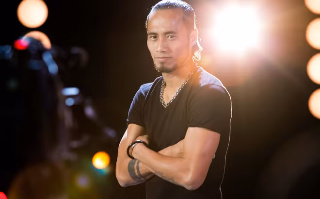 Sau lùm xùm Phạm Anh Khoa bị tố gạ tình, nam rocker đã lên tiếng xin lỗi những cô gái đã tố cáo mình. Tuy vậy, Anh Khoa lại không khiến dư luận hài lòng bởi lời xin lỗi được cho là giả tạo, thậm chí là ngụy biện cho hành vi sai trái của mình.