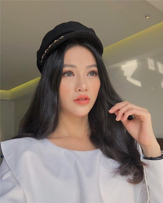 Phương Khánh còn bị tố "vô ơn” với những cá nhân đã giúp đỡ mình có được Vương miện Hoa hậu Trái đất 2018.