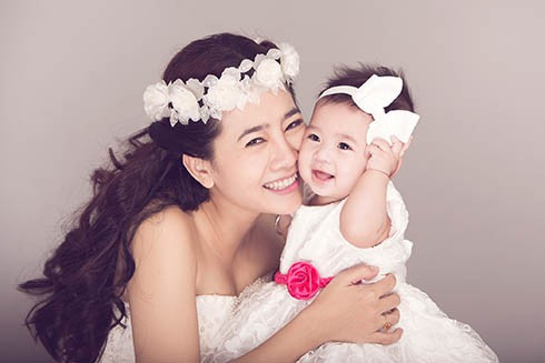 Mai Phương thành công khi tuổi đời còn khá trẻ. Tuy nhiên, khi sự nghiệp đang phát triển cô đột ngột tuyên bố có thai một bé gái và dừng mọi hoạt động nghệ thuật.