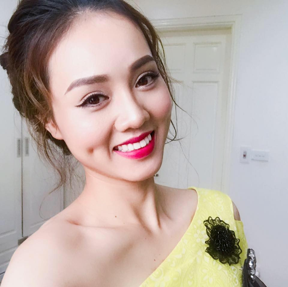 Ngọc Hà sở hữu vẻ đẹp đậm chất Á đông, đặc biệt nụ cười má lúm đồng tiền cực duyên.