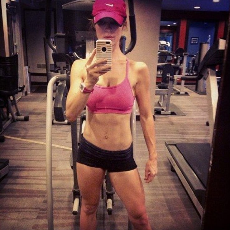 Gadot từng nói: "Điều đáng yêu về Wonder Woman là cô ấy có sức mạnh, sức mạnh của một nữ thần. Nhưng cô ấy có trái tim và tâm hồn của một con người. Vì vậy, tôi đã vào vai cô ấy như thể tôi là cô ấy, tôi sẽ hành động như vậy với những tình huống cô ấy trải qua".