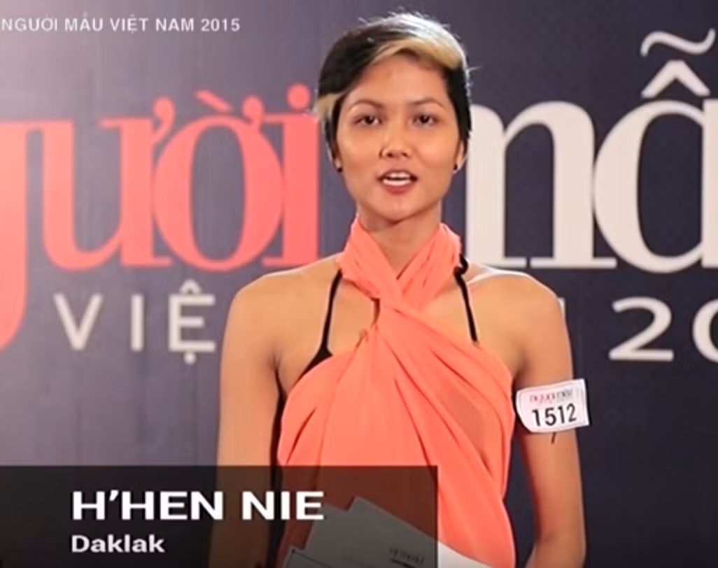 Những ngày còn là một thí sinh của Vietnam's Next Top Model, người đẹp sinh năm 1992 vẫn nổi bật với chiều cao ấn tượng, nước da nâu nóng bỏng.