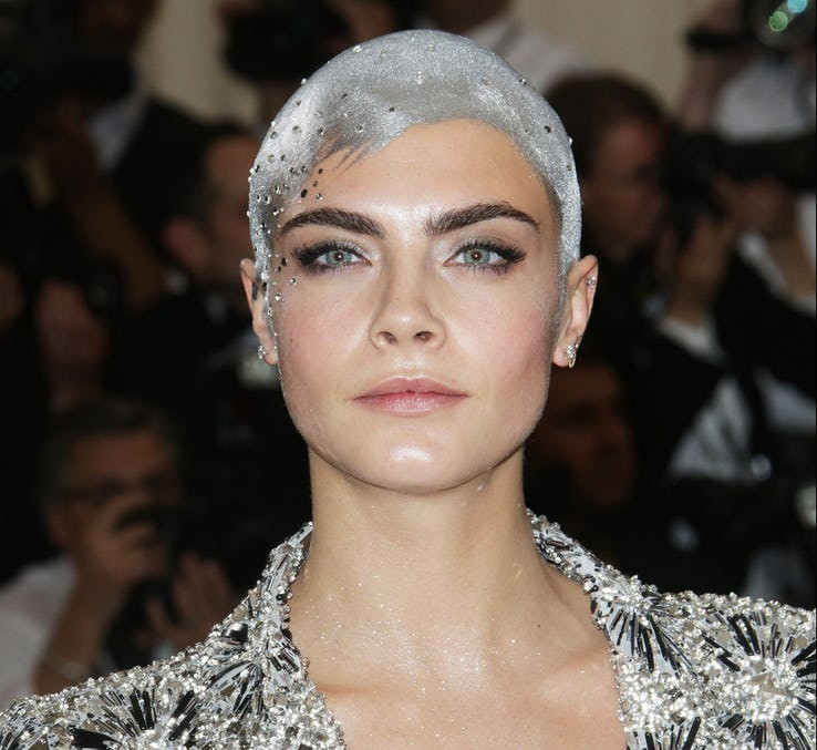 Giờ thì lại quay trở lại với thần thái của một siêu mẫu nổi tiếng.