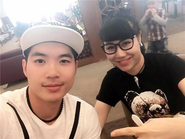 Dù khá kín tiếng nhưng Á vương 3 cuộc thi "Manhunt International 2012" cho biết anh đang cảm thấy khá hài lòng với cuộc sống hiện tại. Ảnh: FBNV.