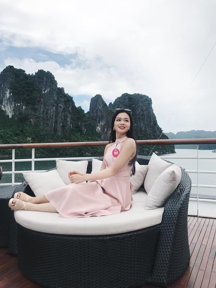 Thí sinh của cuộc thi Hoa hậu Việt Nam Nguyễn Thị Nhật Minh tự nhận mình là một “workaholic” bởi "chứng" ham công tiếc việc đến quên ăn quên ngủ của mình.