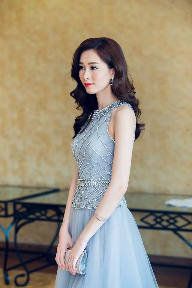 Thu Thảo đẹp "mong manh như pha lê" tại một sự kiện trong năm 2016.