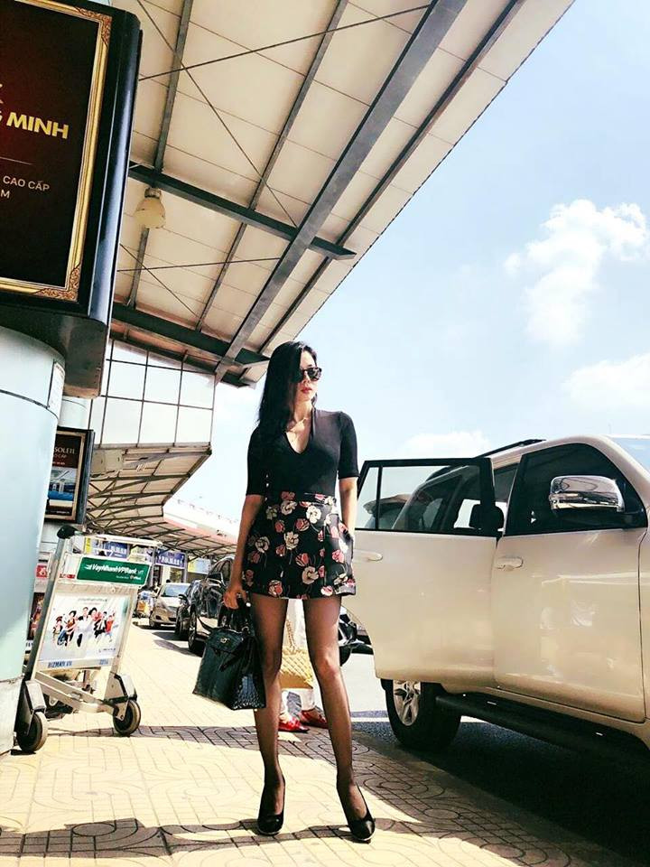 Thời gian gần đây, "nữ hoàng Bolereo" cho thấy sự thay đổi với phong cách gợi cảm, nóng bỏng khi diện những bộ cánh khoe triệt để đường cong của cơ thể.