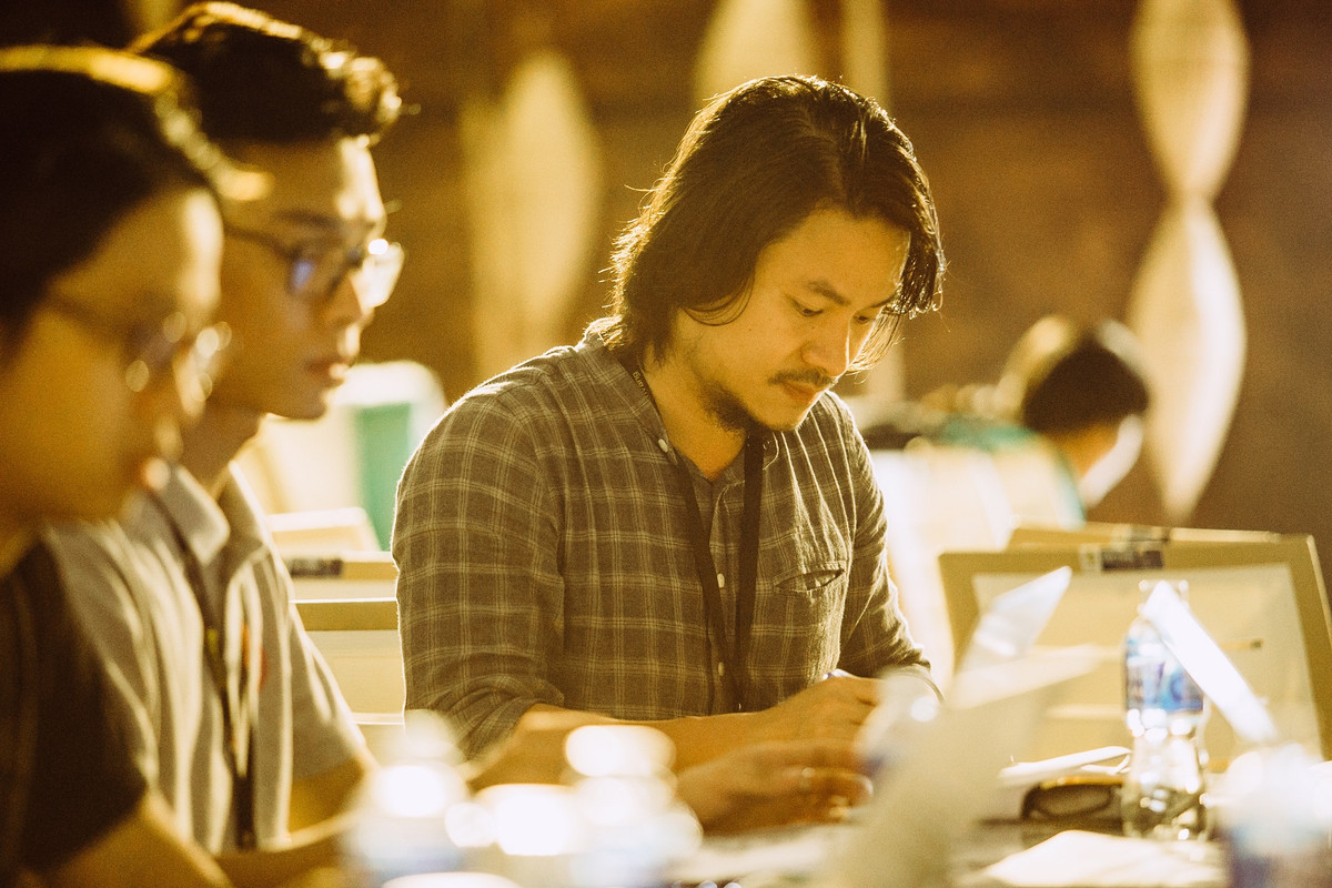 Để hoàn thành sân khấu của đêm diễn, Tổng đạo diễn Hoàng Nhật Nam đã sử dụng đến 2000m led matrix để tạo hiệu ứng cho từng tiết mục trở nên sinh động và hấp dẫn.