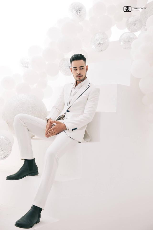 Sở hữu vẻ đẹp lai Tây với bộ râu quai nón cực nam tính cùng chiều cao ấn tượng 1m85, Danh Ngọc hiện đang là người mẫu khá đắt show.