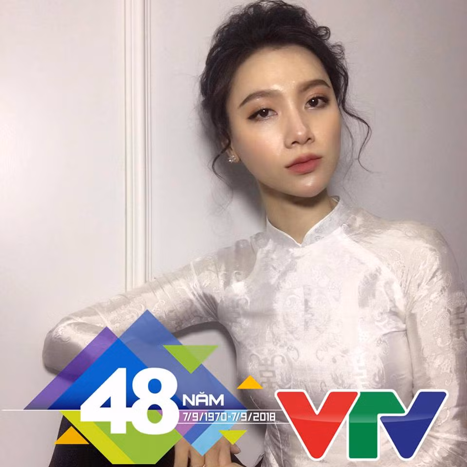 Động thái mới này của nữ MC chương trình Cafe sáng làm dấy lên nghi vấn cô đã có ý trung nhân và MC Minh Hà sắp kết hôn. Một số ít ý kiến khác thì cho rằng chỉ là Minh Hà tự thưởng cho bản thân nhân dịp Giáng sinh sau một năm làm việc vất vả.