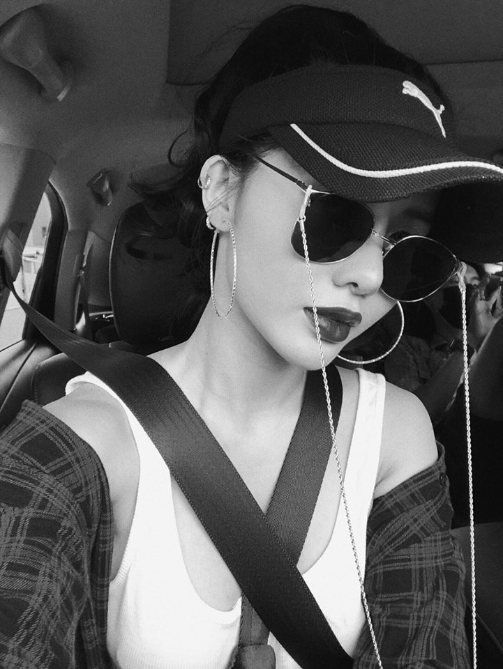 Nguyễn Quỳnh sở hữu số đo ba vòng khá chuẩn là 89 - 59 - 89 cùng chiều cao 1,68m.