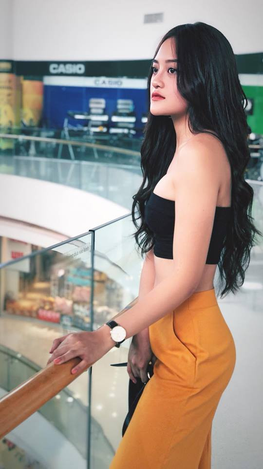 Thân hình đẹp khiến nữ diễn viên "Cả một đời ân oán" khá thoải mái khi thực hiện những bộ ảnh gợi cảm và chia sẻ công khai trên trang cá nhân.