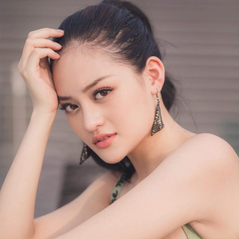 Trước "Cả một đời ân oán", Thùy Anh cho thấy một sự biến hóa trong phong cách cũng như diễn xuất.