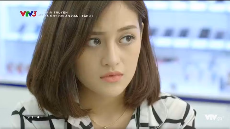 Sau một thời gian vắng bóng vì mải tập trung cho việc học cùng một lúc hai trường đại học, nữ diễn viên Thùy Anh mới đây trở lại với nhân vật Tú đầy mưu mô, hám tiền và xảo trá trong "Cả một đời ân oán".