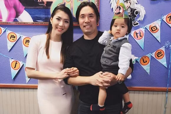 Sau hôn nhân đổ vỡ, Ngọc Quyên vẫn định cư bên Mỹ và tiếp tục phát triển cửa hàng kinh doanh chuyên bán son, sản phẩm chăm sóc sắc đẹp.