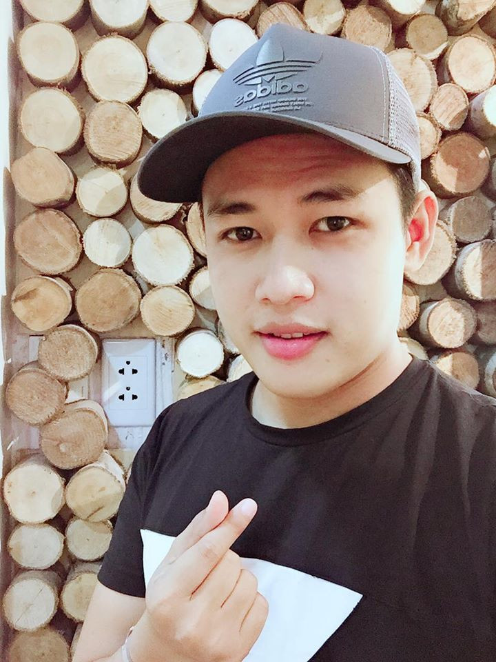 Tuy nhiên, thời gian gần đây, khán giả thấy Tấn Lợi ít tham gia nghệ thuật mà tập trung cho công việc bán hàng online. Cuối tháng 8 vừa qua, anh còn khoe hai vợ chồng đã có tin vui. Ảnh: FBNV.