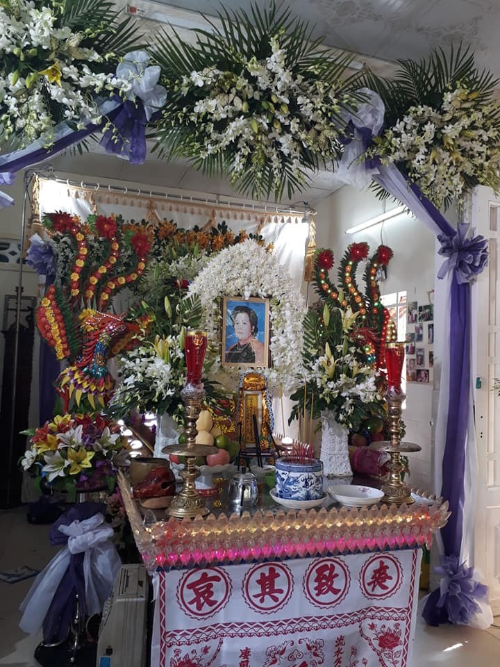 Mặc dù cô Kim Dung đã ra đi nhưng những hình ảnh của một bà Tư hài hước, duyên dáng trên sân khấu lẫn ngoài đời vẫn sống mãi trong lòng những người yêu mến cô.