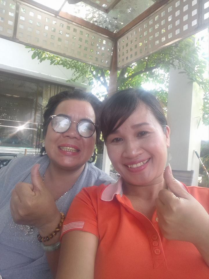 Lê Thị Dần còn bày tỏ sự buồn bã khi đang quay dở một bộ phim với người chị thân thiết Kim Dung thì hay tin chị vừa qua đời.