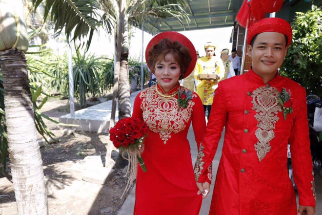 Sau chương trình, hot boy bán trà sữa ở Long An tiếp tục trở về với công việc và cưới vợ.