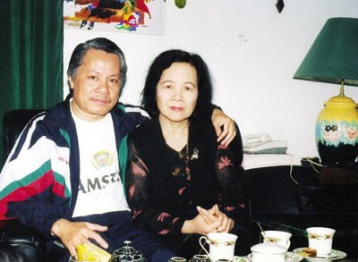 Hình ảnh thân thiết của Chí Phèo - Thị Nở ngoài đời thực.