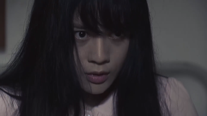 Ánh mắt đầy ghê rợn của Quỳnh khi định loại bỏ cái thai là hậu quả từ vụ bị cưỡng hiếp. Ảnh cắt clip VTV.