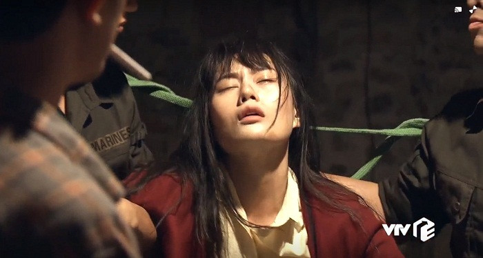 ... đến bị tay chân của ông chủ chứa tra tấn dã man vì bỏ trốn khỏi Thiên Thai.