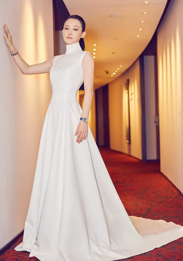 Gây tức giận cho người xem là thế nhưng dần dần nhân vật phản diện đáng ghét nhất “Diên Hi công lược” lại chiếm được tình cảm của khán giả nhờ vào tài nhập vai xuất sắc của Đàm Trác.