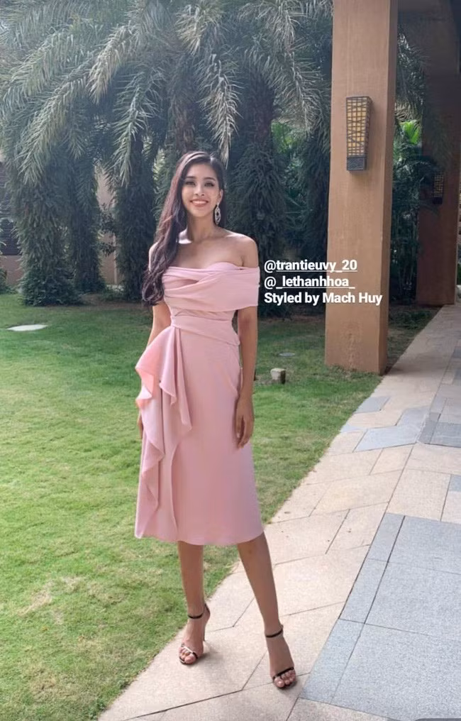 Đến với Miss World 2018, đại diện Việt Nam liên tục ghi điểm với phong cách thời trang thanh lịch, tinh tế, rất phù hợp với tiêu chí của cuộc thi năm nay.