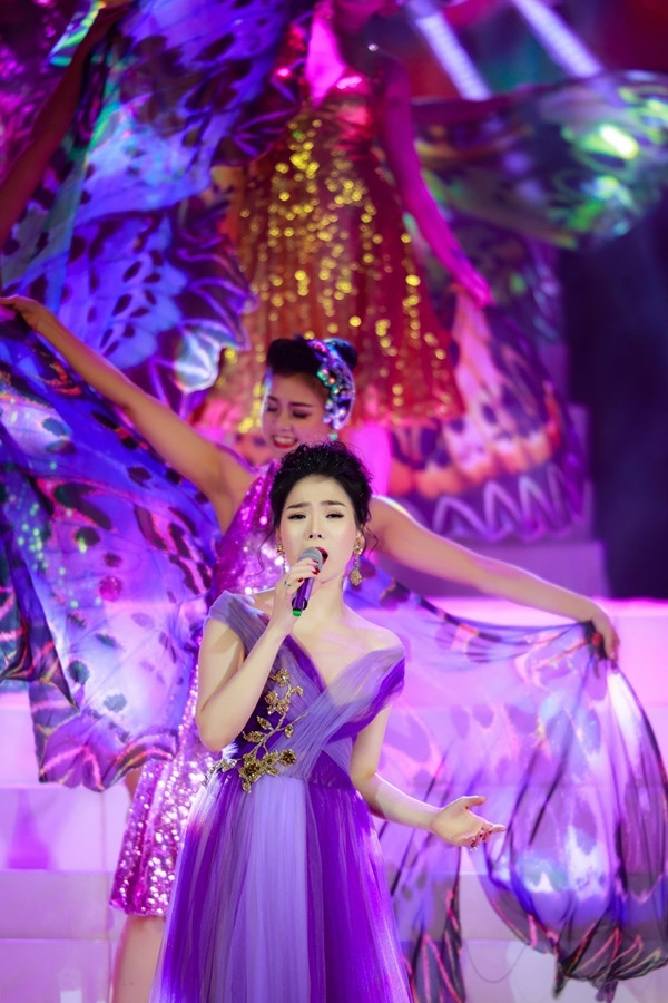 Vài năm trở lại đây, dòng nhạc xưa đang hot trở lại trong làng nhạc. Dòng nhạc phù hợp với nhiều đối tượng khán giả nhờ sự giản dị, gần gũi, dễ nghe, dễ cảm.