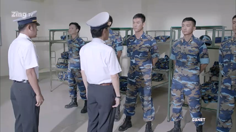 “Hau due mat troi” lam sai hinh tuong nguoi linh: Loi thuoc ve ai?-Hinh-2