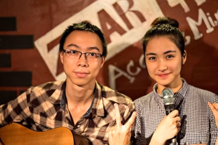 Khi còn hẹn hò, cả hai không chỉ gắn bó trong cuộc sống mà còn thường xuyên hợp tác biểu diễn.