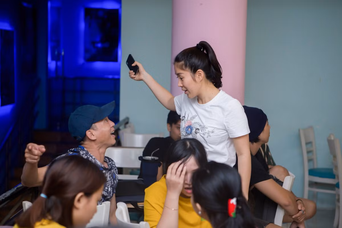 Lê Phương đã có 15 năm cống hiến cho nghệ thuật. Cô được ví như một chú ong chăm chỉ và miệt mài.