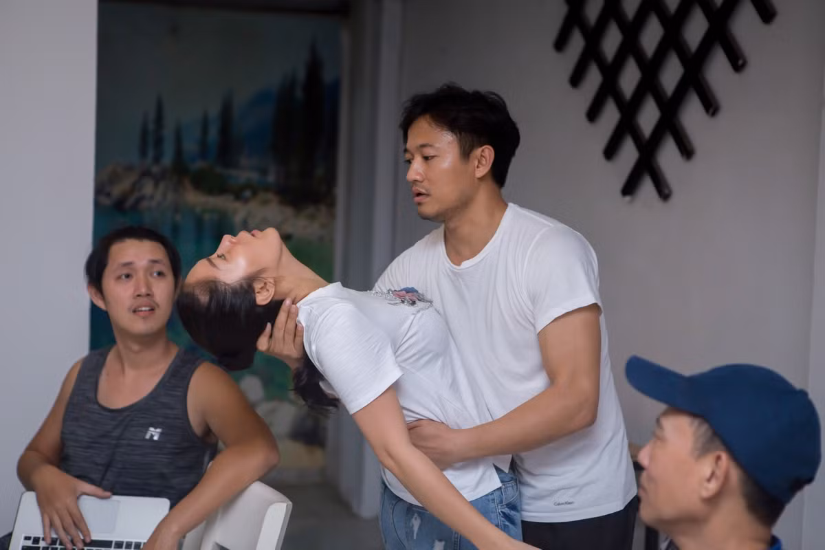 Cả hai đều rất nhập tâm cho vai diễn.