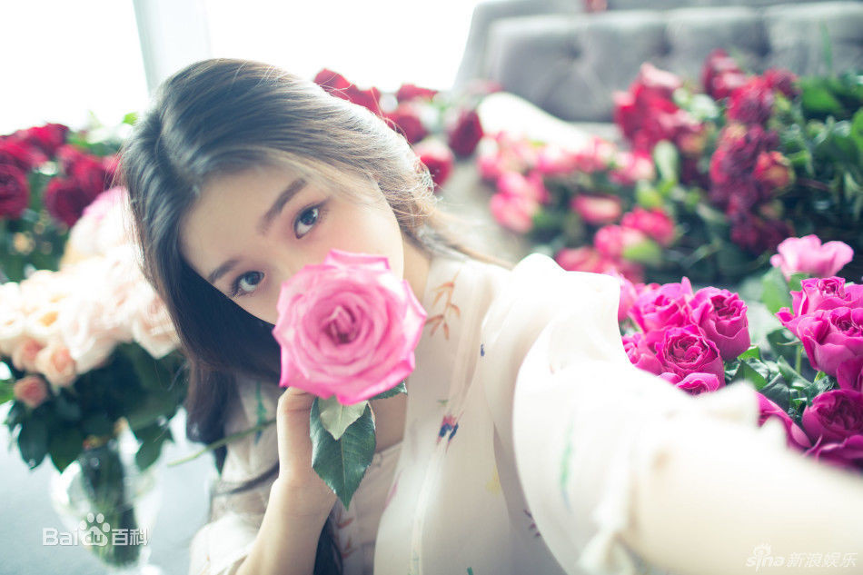 Chau Tinh Tri ra mat gia dinh ban gai 9X, phu huynh phan ung soc-Hinh-5