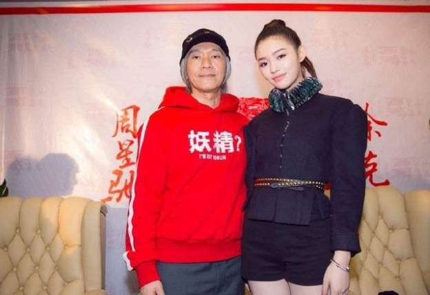 Chau Tinh Tri ra mat gia dinh ban gai 9X, phu huynh phan ung soc-Hinh-4