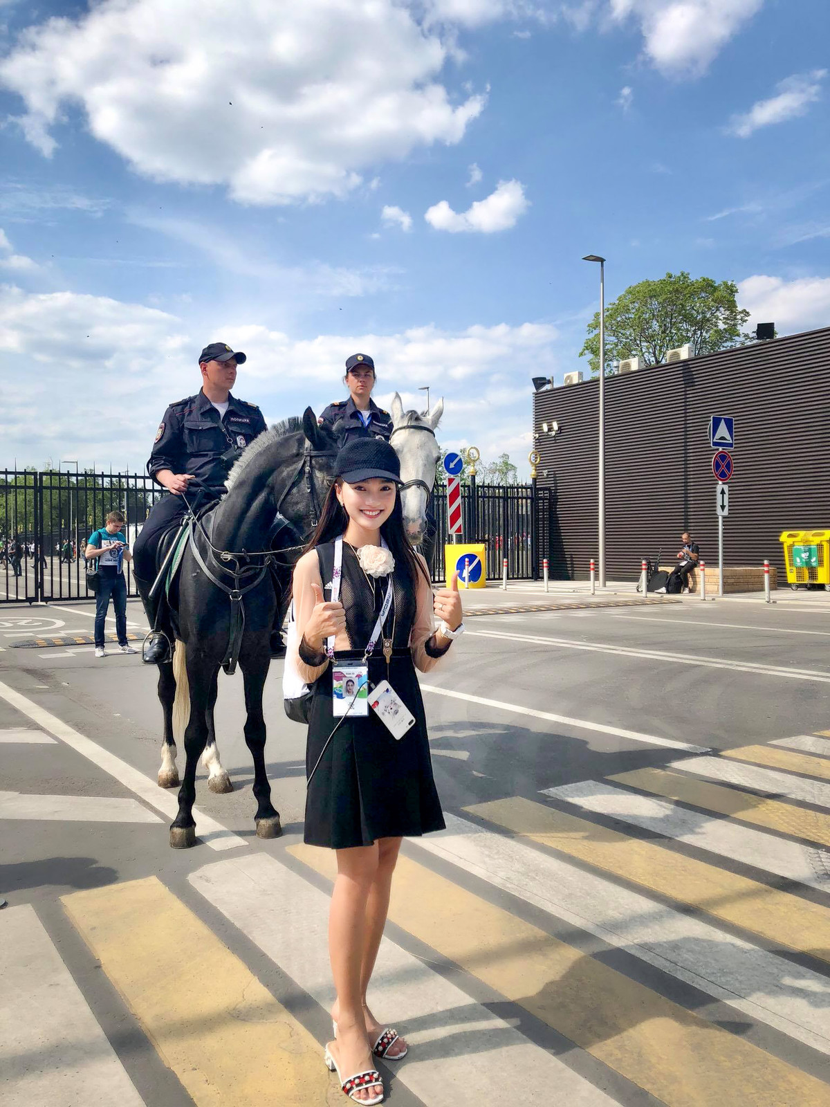 Chuyến tàu không điện, không nước, không đồ ăn, không sóng điện thoại... là trải nghiệm khó quên của Ngọc Nữ tại nước Nga. Nhưng vì tình yêu với trái bóng, vì lá cờ Việt Nam được phất lên khắp các sân vận động Ngọc Nữ cảm thấy xứng đáng.