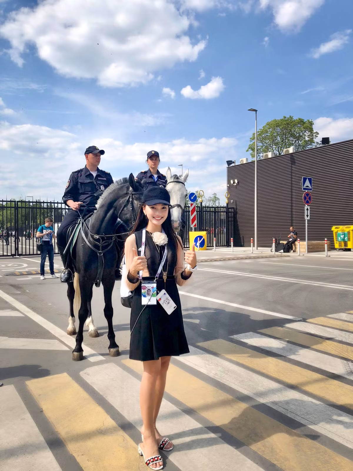 Chuyến tàu không điện, không nước, không đồ ăn, không sóng điện thoại... là trải nghiệm khó quên của Ngọc Nữ tại nước Nga. Nhưng vì tình yêu với trái bóng, vì lá cờ Việt Nam được phất lên khắp các sân vận động Ngọc Nữ cảm thấy xứng đáng.