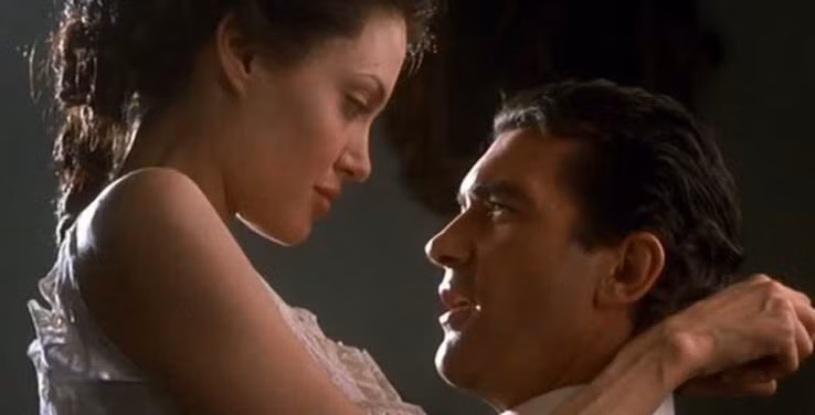 Khi Angelina Jolie và Antonio Banderas đóng phim Original Sin, nhiều người tự hỏi liệu hai người có thực sự hẹn hò hay không. Ảnh: artcrimeillustrated.