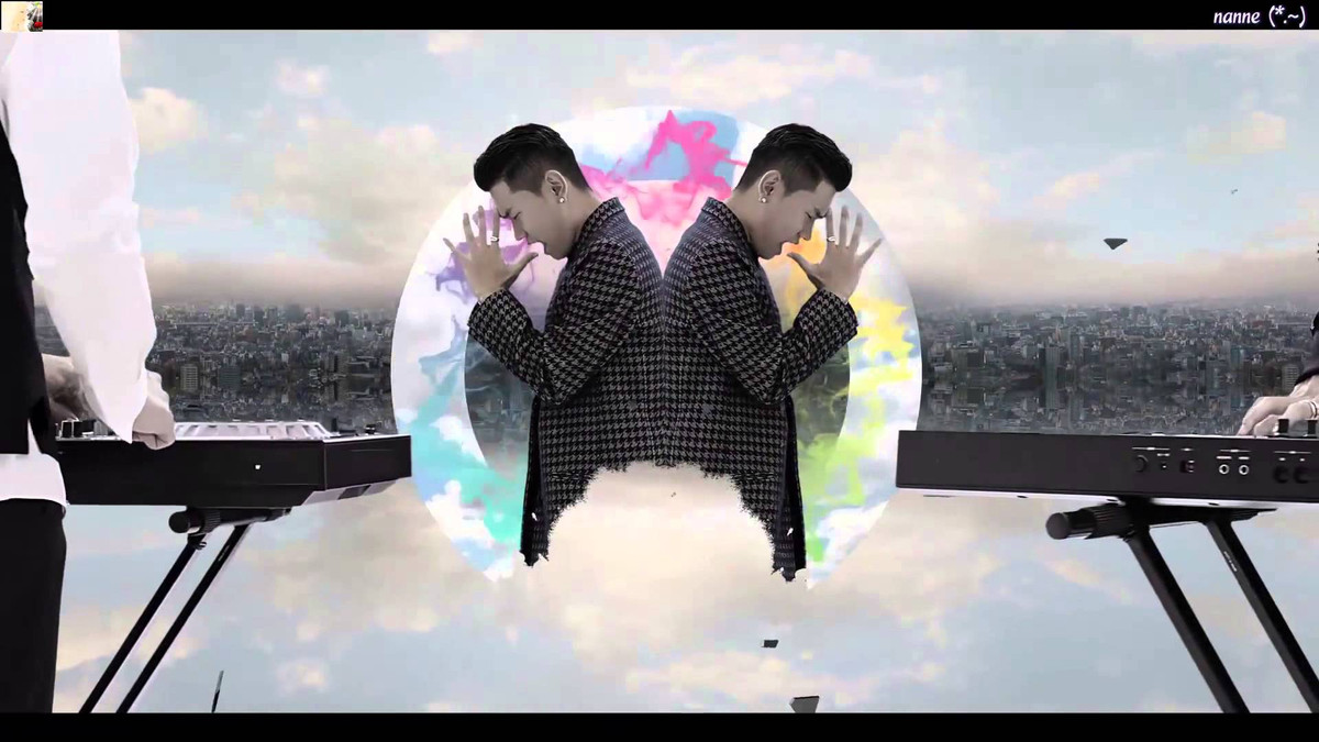 Năm 2015, Crush và Planet Shiver đã hợp tác và phát hành "Rainbow". MV được làm với nội dung dựa trên cuộc sống của những người thuộc cộng đồng LGBT.