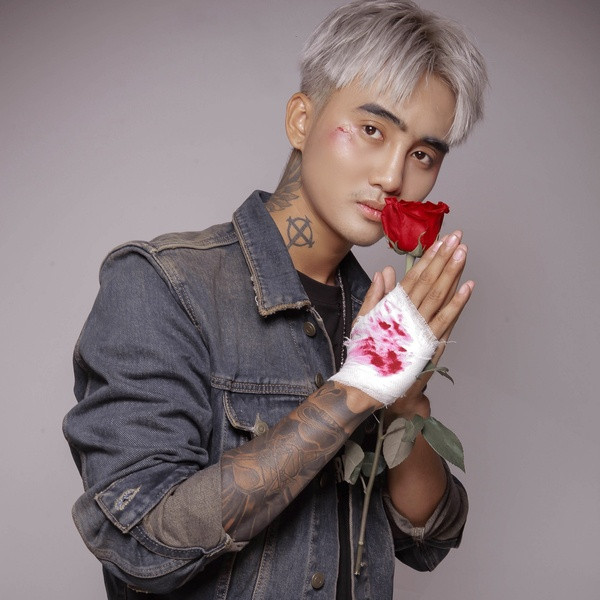 Đạt G là gương mặt ca sĩ mới nổi bước ra từ giới Underground Việt. Đầu năm 2018, chàng trai sinh năm 1995 gây sốt với siêu hit "Buồn của anh" là sáng tác của Đạt G và K-ICM, được nhà sản xuất trẻ Masew tham gia phối khí. Cái tên Đạt G nhanh chóng được được đông đảo khán giả biết đến.