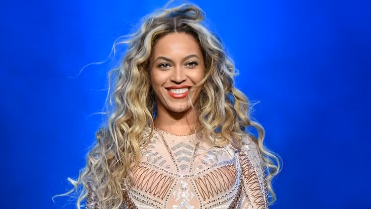 Nữ ca sĩ có hàng triệu fan khắp thế giới lại có một lần khiến fan phật lòng. Đó là khi cả thế giới đang kêu gọi bảo vệ động vật, Beyoncé lại thường xuyên diện áo làm từ lông thú.