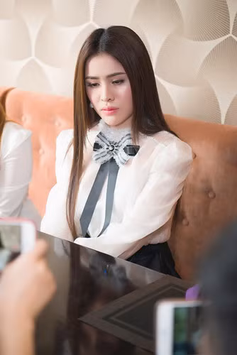 Thư Dung còn bật mí quay lại với phim ảnh với vai trò là diễn viên sau ồn ào vừa qua và mong mọi người ủng hộ. Ảnh: Đời sống &amp; Pháp lý.